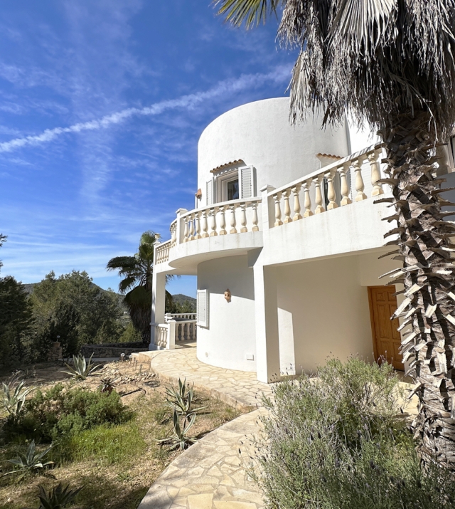 Resa estates Ibiza villa for sale renovation pool san jose side house te koop.jpg